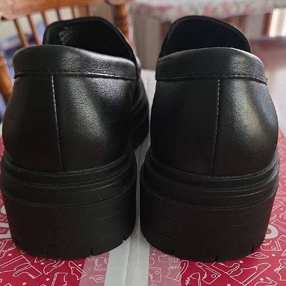 NWOT Quince Black Loafers, SZ 5.5 - Picture 6 of 6